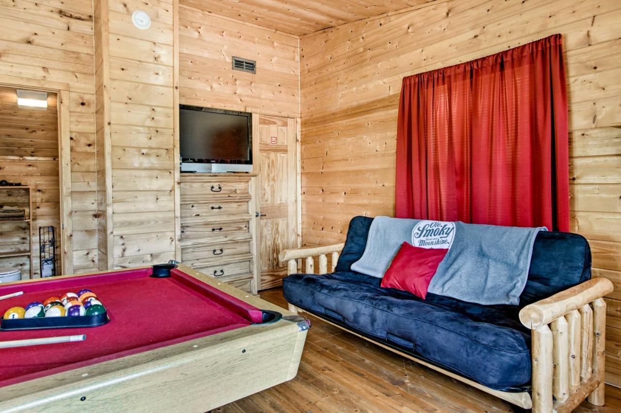 Cabin With Hot Tub And Deck About 12 Mi To Pigeon Forge! 세비어빌 외부 사진